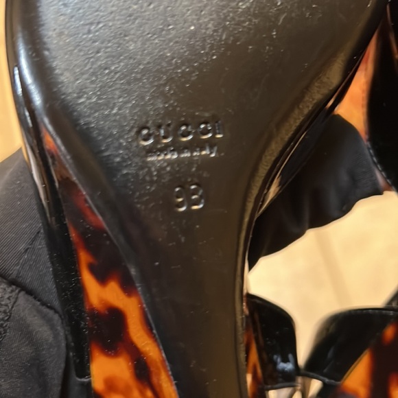 EUC Gucci Patent Leather Peep Toe Tortoise Wedge Sandal - Picture 10 of 10